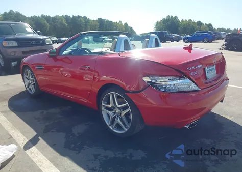 2014 Mercedes-Benz Slk 250 z USA, uszkodzony, nr VIN WDDPK4HA8EF087833